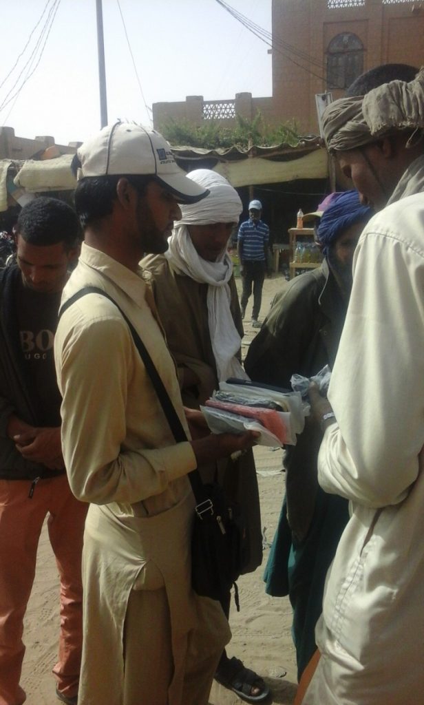 Article : A Tombouctou, des vendeurs ambulants venus du Bangladesh